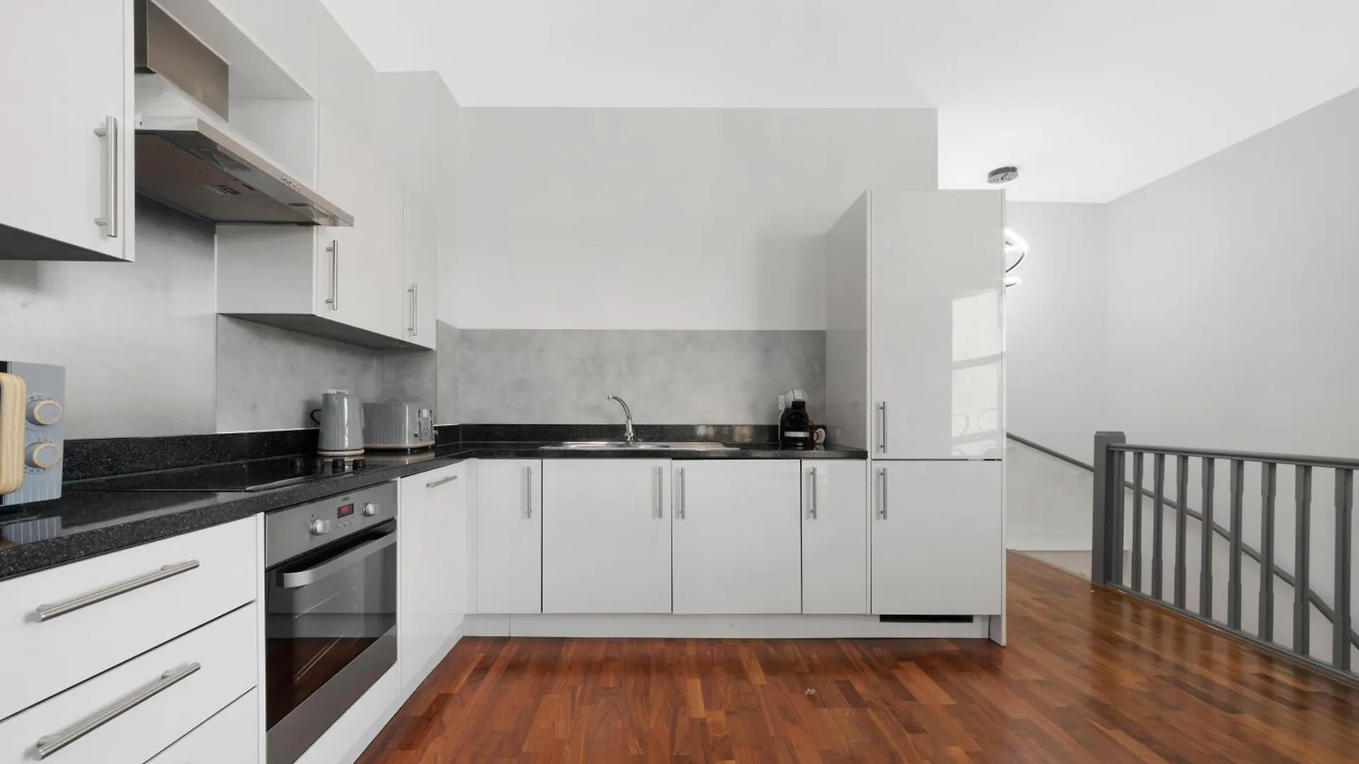 Riverside 2 Bedroom Stratford London Apartment